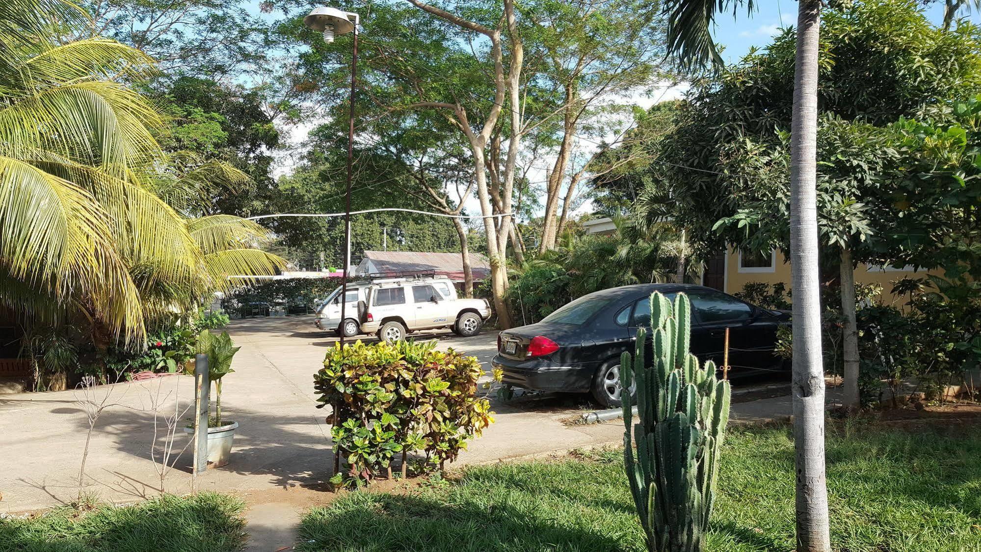 Hotel La Arboleda Managua Exterior photo